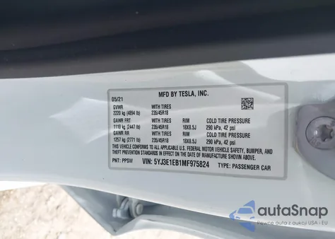 2021 Tesla Model 3 Long Range Dual Motor All-Wheel Drive z USA, uszkodzony, nr VIN 5YJ3E1EB1MF975824